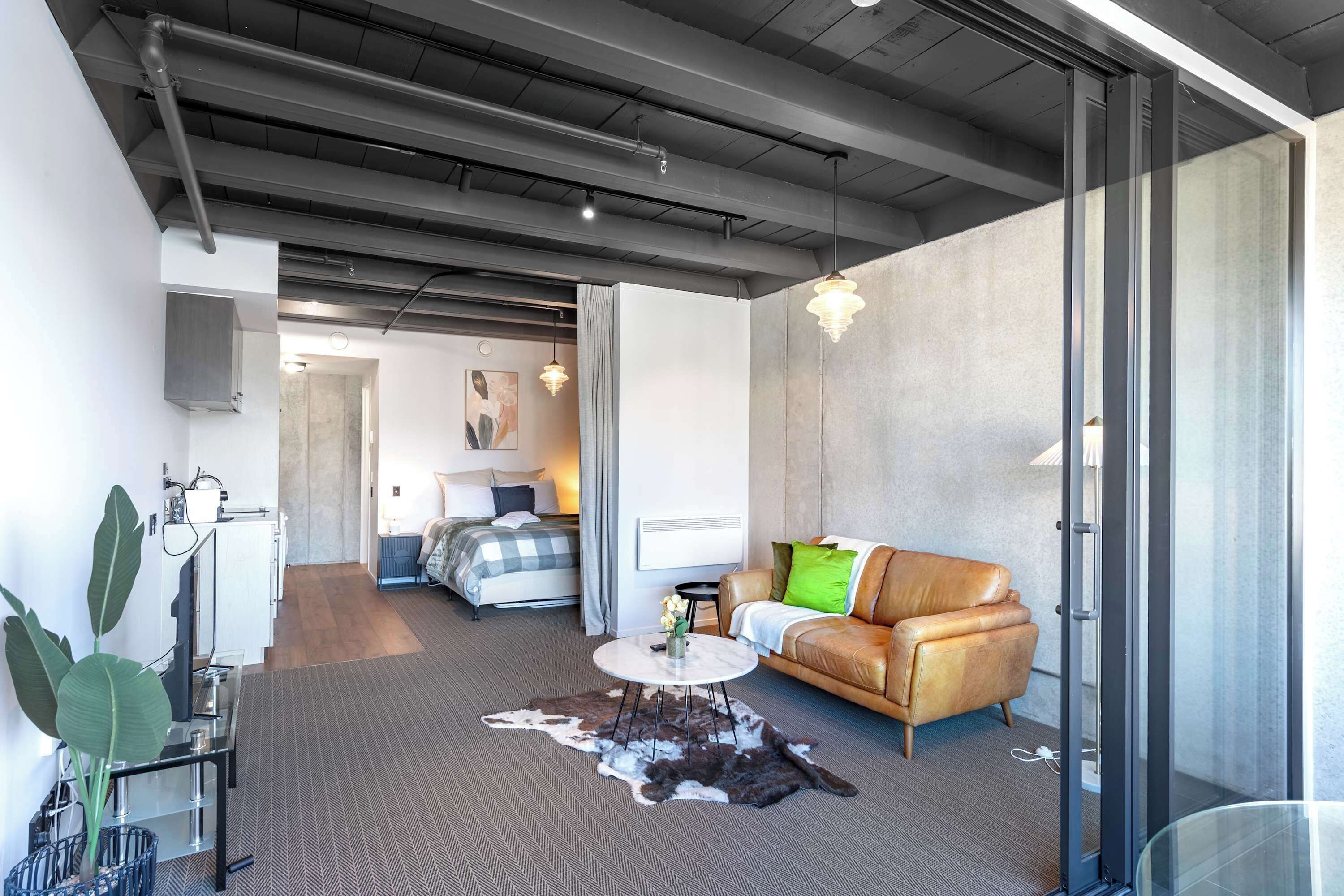 1 多间卧室、熨斗/熨衣板、WiFi、床单