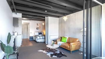 1 dormitorio, tabla de planchar con plancha, wifi y ropa de cama