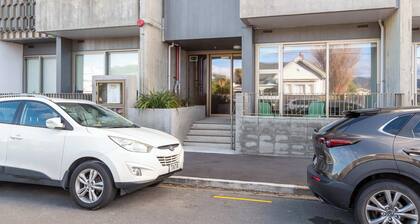 Petone Studio - Balcony, Bath Tub, Sleeps 2