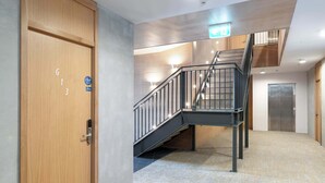 Unclassified image, 3 of 18, button - Petone Studio - Balcony, Bath Tub, Sleeps 2 (Lower Hutt)