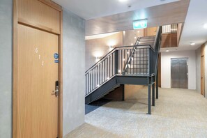Interior - Petone Studio - Balcony, Bath Tub, Sleeps 2 (Lower Hutt)