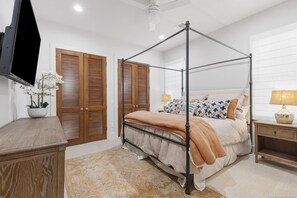 6 bedrooms, iron/ironing board, WiFi, bed sheets