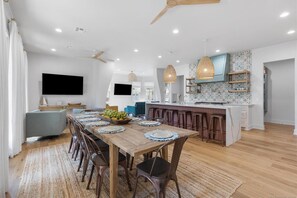 Dining - Spacious & Stylish Retreat in Redbud Park (Eufaula)