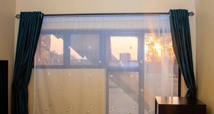 Spacious 18-bedroom lodge in gorgeous Kadoma with WiFi, comfy beds and many more