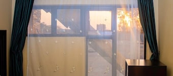 Spacious 18-bedroom lodge in gorgeous Kadoma with WiFi, comfy beds and many more