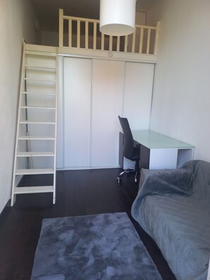 2 dormitorios, tabla de planchar con plancha, wifi y ropa de cama