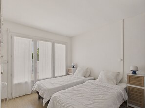 2 bedrooms