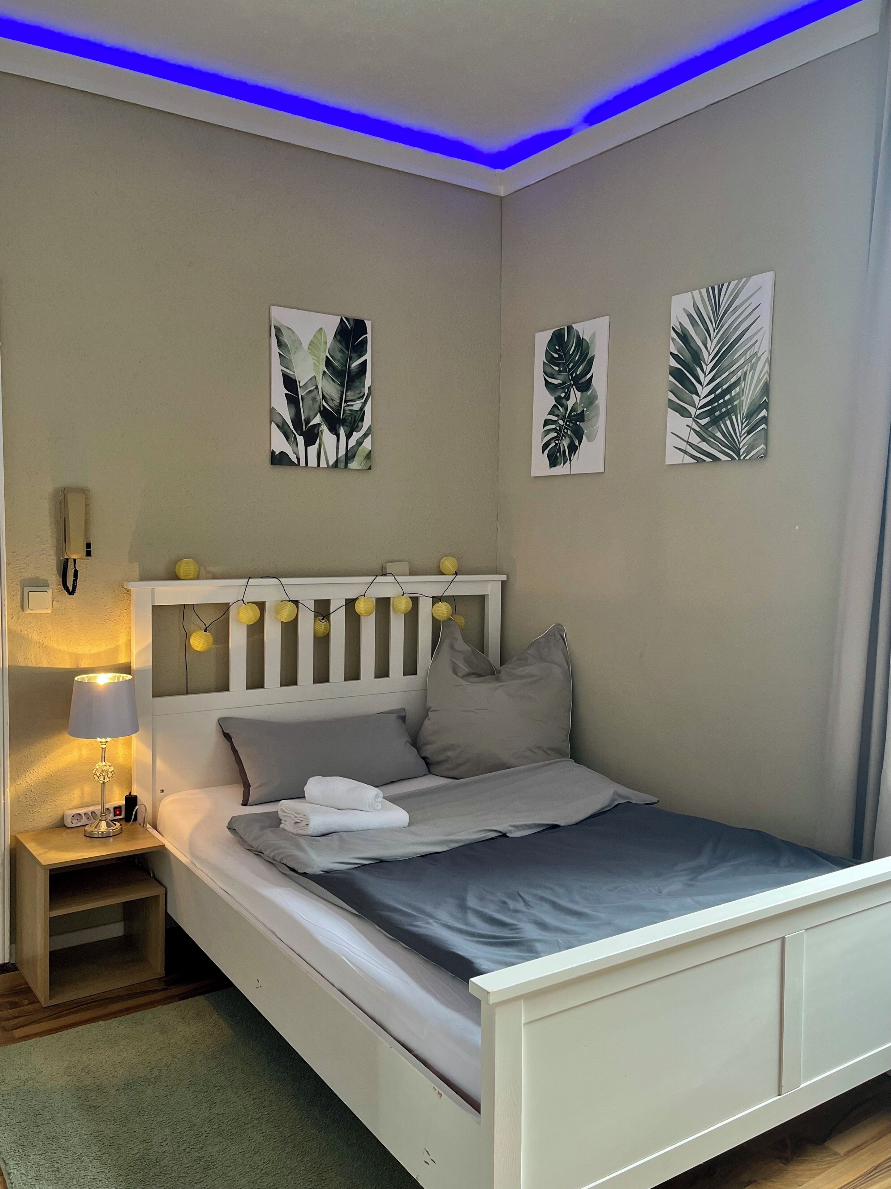 1 chambre, bureau, fer et planche à repasser, Wi-Fi gratuit