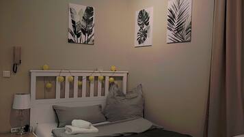 1 habitación, escritorio, tabla de planchar con plancha y wifi gratis