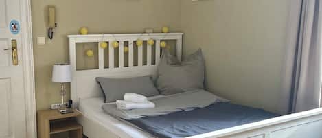 1 bedroom, desk, iron/ironing board, free WiFi