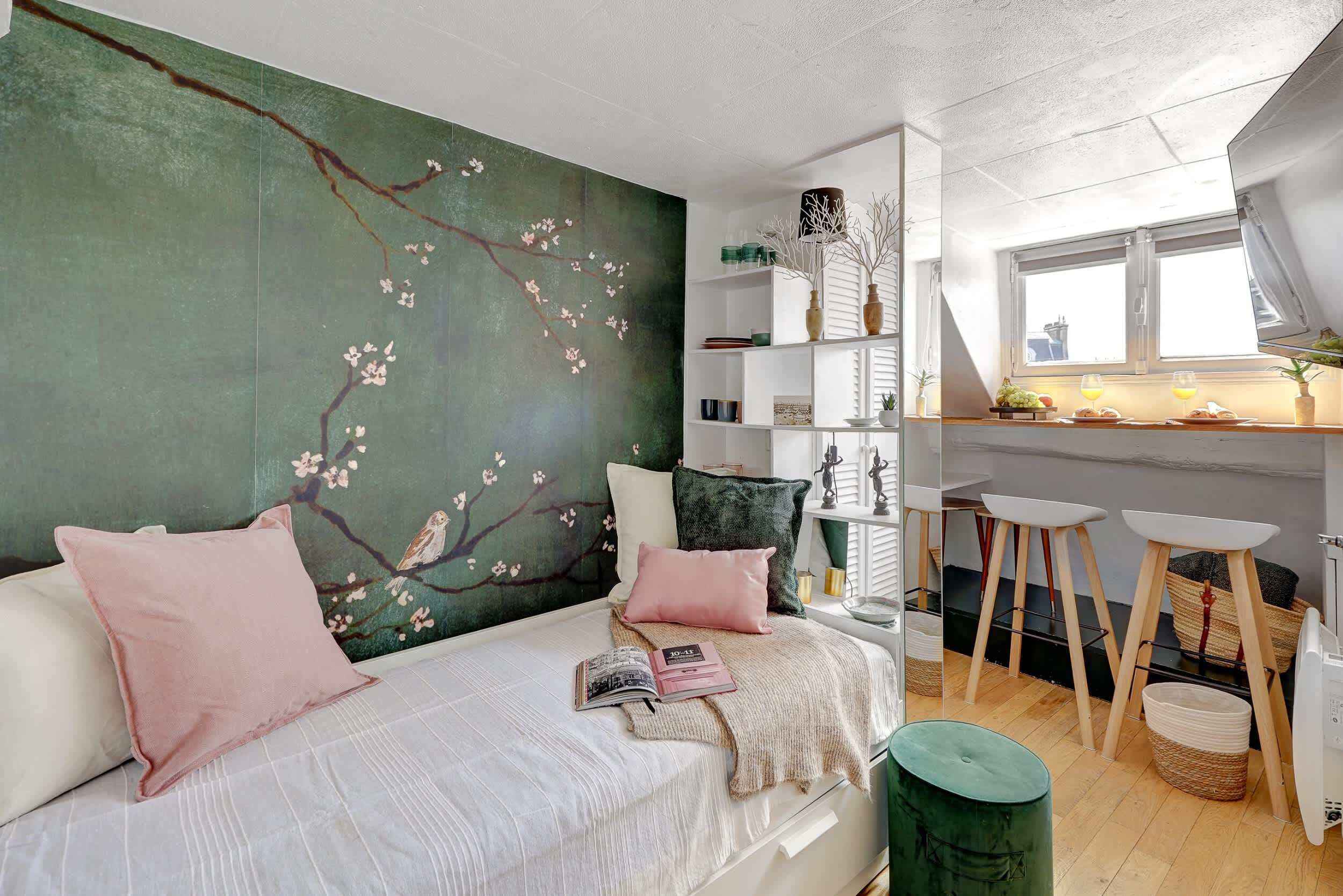 デスク、アイロン / アイロン台、旅行用ベビーベッド、WiFi (無料)