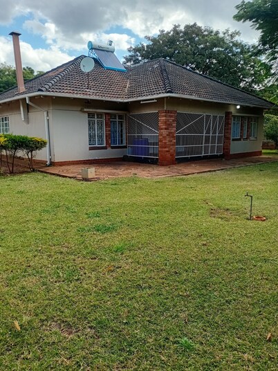 Superb 3-bedroom house with WiFi in Bulawayo