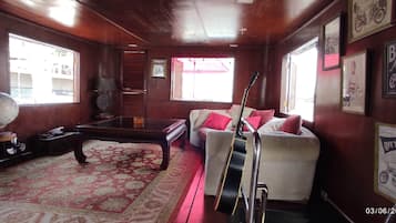 Holzhütte, Klimaanlage, Flussblick | Wohnbereich