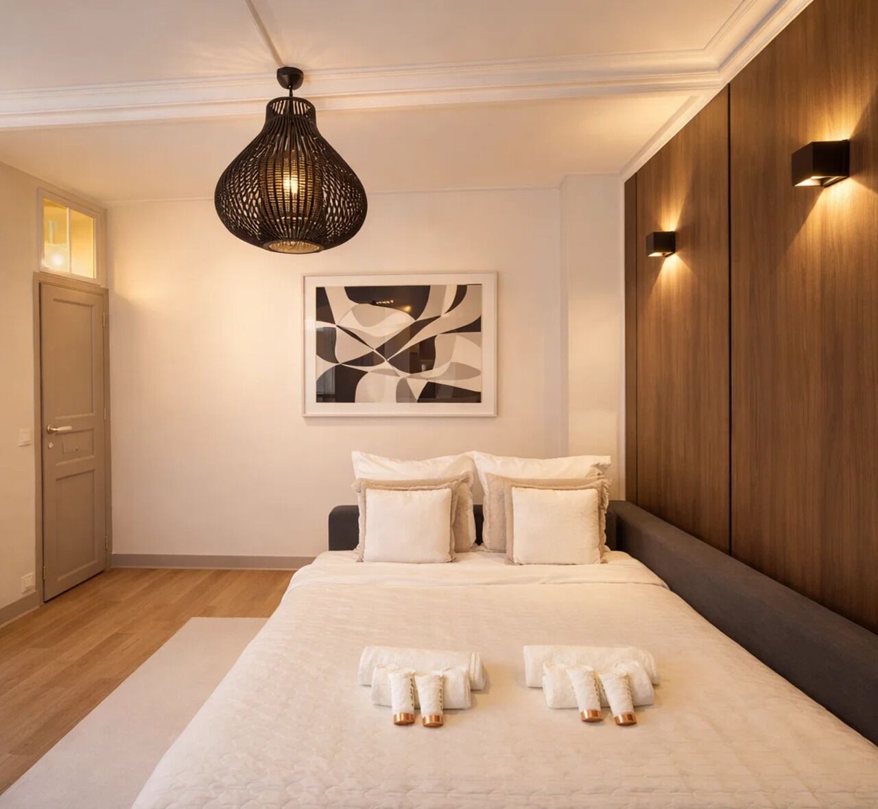 Superior Apartment, City View | Living area | 80-cm Smart TV with digital channels