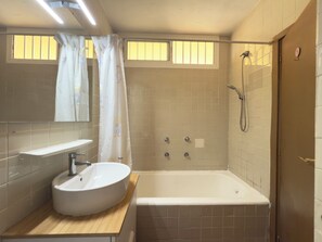 Departamento, 1 habitación, balcón, vista al océano | Baño