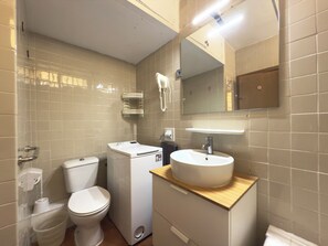 Apartment, 1 Schlafzimmer, Balkon, Meerblick | Badezimmer