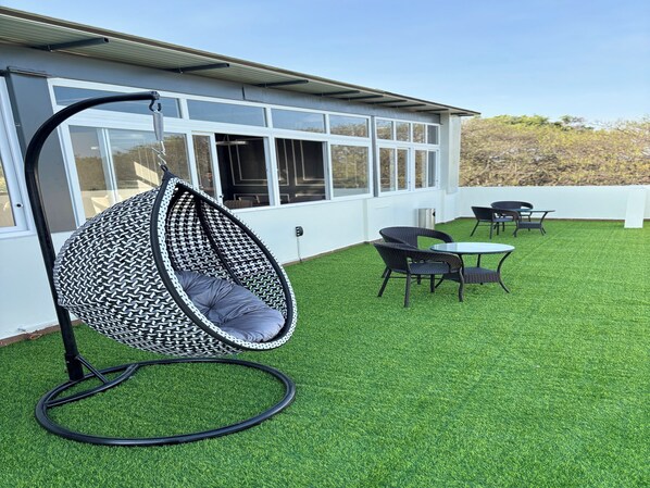 Terrace/patio - Housr 36 Studio Rooms Bangalore Near Leela Palace (Bengaluru)