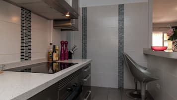 Apartment | Private kitchen | Fridge, microwave, oven, stovetop