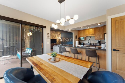 Top-Floor Condo Steps from Dillon Amphitheater and Lake Dillon Marina