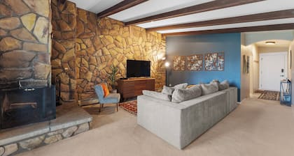 Top-Floor Condo Steps from Dillon Amphitheater and Lake Dillon Marina