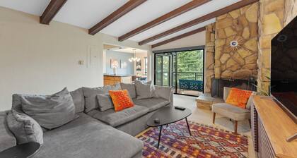 Top-Floor Condo Steps from Dillon Amphitheater and Lake Dillon Marina
