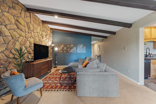 Top-Floor Condo Steps from Dillon Amphitheater and Lake Dillon Marina