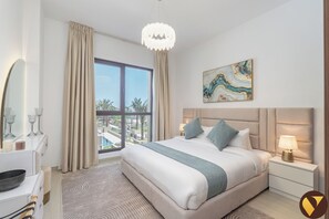 Luxury Apartment, Balcony, Pool View | Free WiFi, bed sheets - Elegant MJL Pool View Near Burj Al Arab (Dubai)