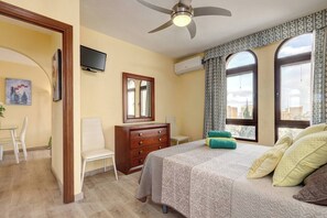 2 dormitorios, tabla de planchar con plancha, wifi gratis y ropa de cama