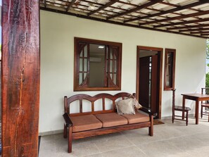 Terrace/patio - Suite with air conditioning in Praia Seca - Araruama. (Araruama)