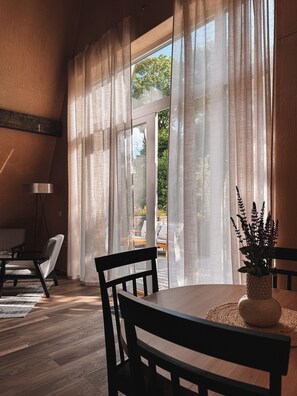 Deluxe Villa, Garden View | Living area - Mulberynas (Druskeliskes)