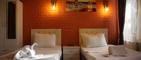 Basic Studio | Free WiFi