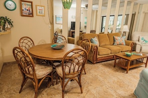 Smart TV - A BIT OF PARADISE-OCEANVIEW 2/2, GREAT RATES, POOL SP/2E (Daytona Beach)