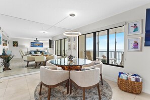 Dining - Fun in the Sun 2/2 Stunning Upscale Oceanfront Condo Pool (Daytona Beach)