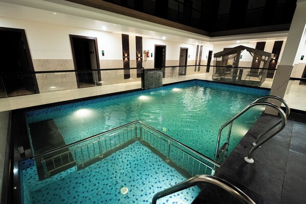 Outdoor pool - Hotel Navil Exotica (Vasco da Gama)