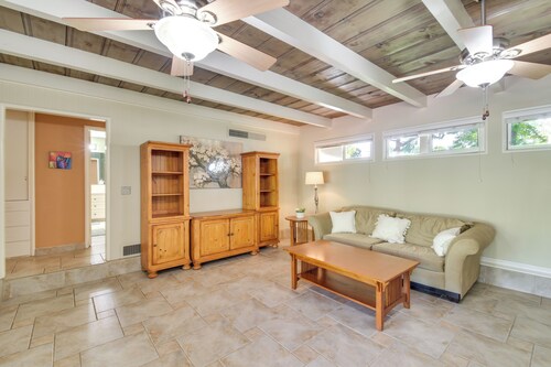 8 Mi to Dtwn: Spacious Home w/ Fire Pit in Fresno!