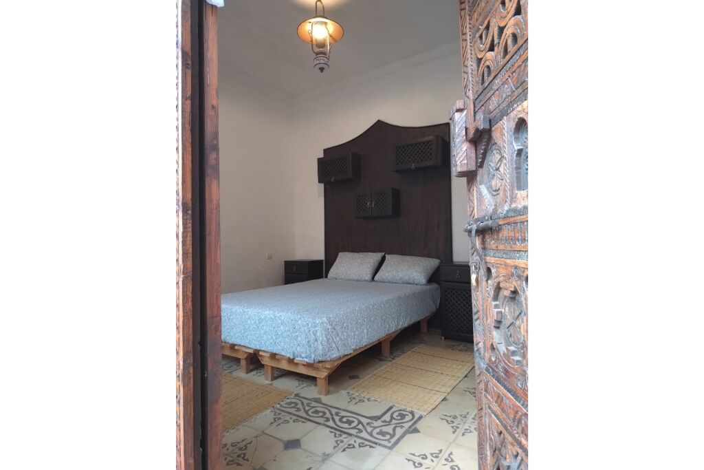 2 bedrooms, travel crib, free WiFi, bed sheets