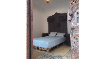 2 bedrooms, travel crib, free WiFi, bed sheets