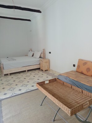 2 slaapkamers, reisbedje, gratis wifi, beddengoed
