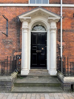 Exterior - Queen Street Apartments (Wolverhampton)