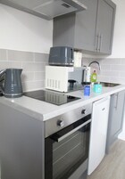 冰箱、微波炉、烤箱、炉灶