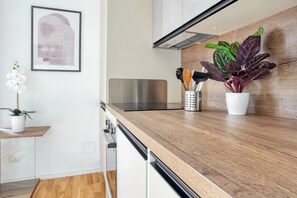 Estudio Confort, vista a la ciudad | Cocina privada | Tetera eléctrica 