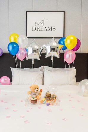 Apartment | 2 bedrooms, Internet - Chic Marina Arcade Apartment Minutes to Beach (Dubai)