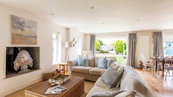 Rumah | 5 kamar tidur dan internet