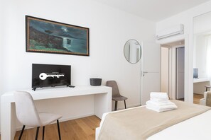 2 chambres, fer et planche à repasser, Wi-Fi, draps fournis