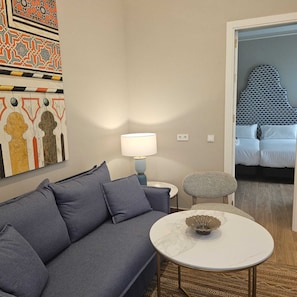 Classic Apartment | Living area | TV - PUERTA DE LA RIBERA CENTRO (Córdoba)