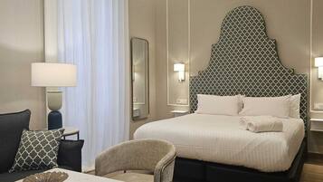 Deluxe Studio | Blackout drapes, iron/ironing board, free WiFi