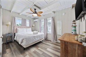 3 室のベッドルーム、旅行用ベビーベッド、WiFi、ベッドシーツ