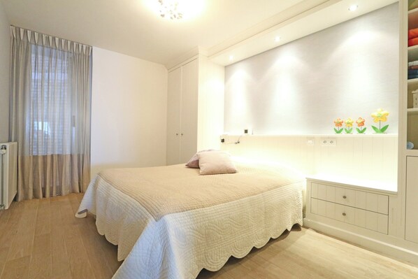 Huoneisto | 2 makuuhuonetta, yksilöllisesti kalustettu