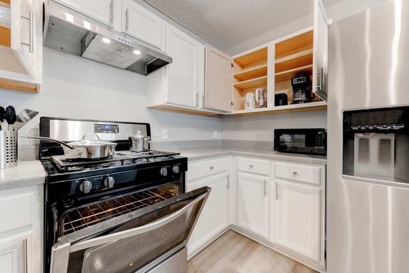 Fridge, microwave, oven, dishwasher