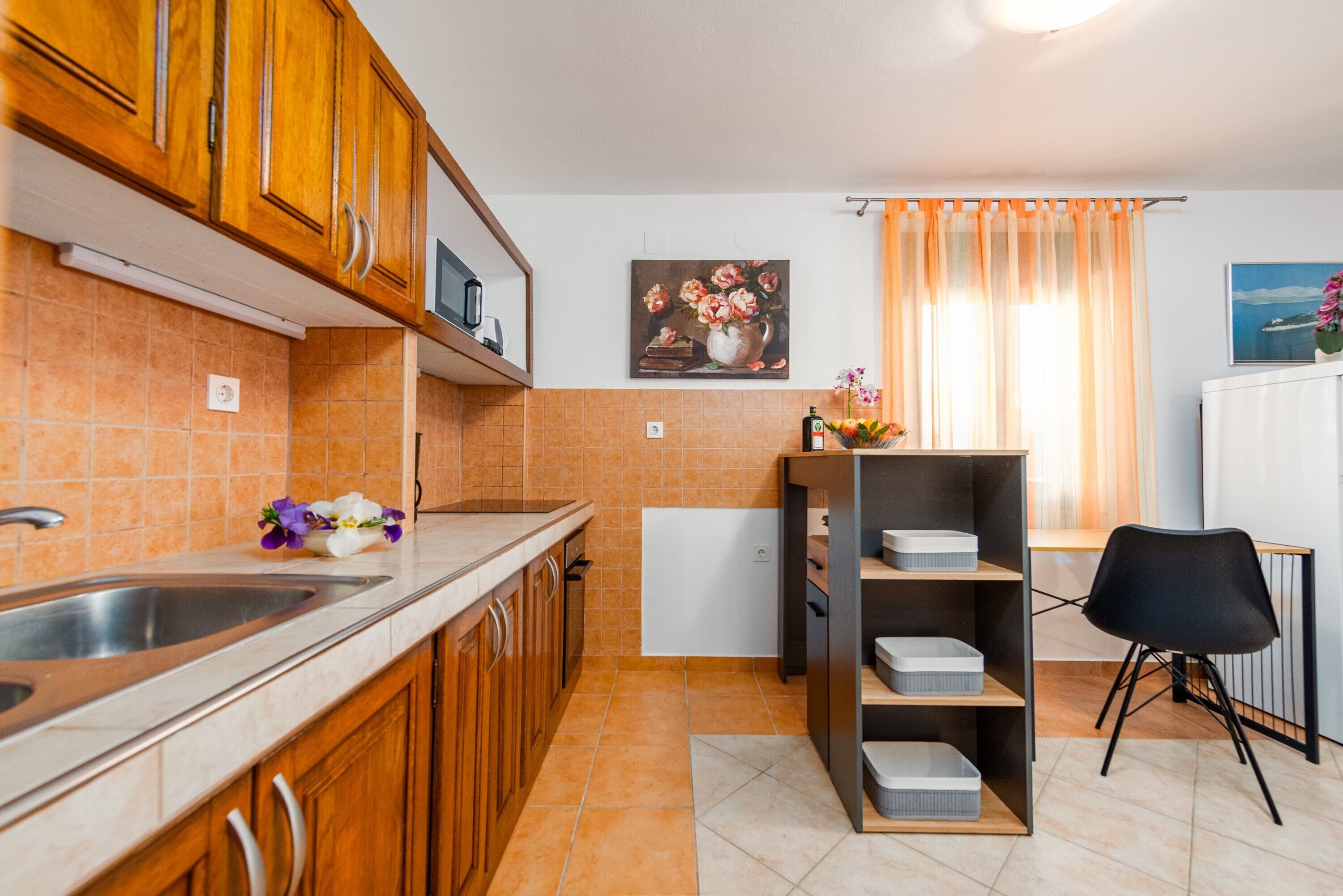 Basic Apartment, Garden View | Private kitchen | Microwave, oven, stovetop, coffee/tea maker